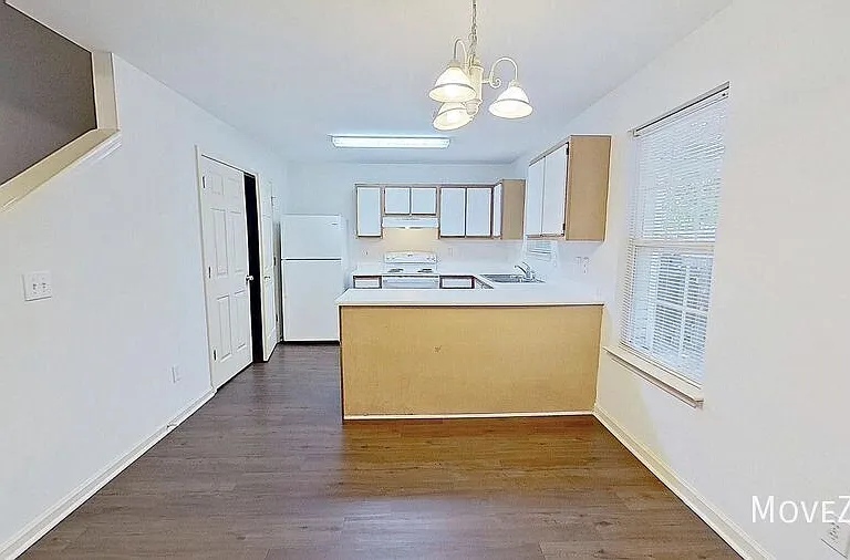319 Saint Rosea Dr — Photo 5