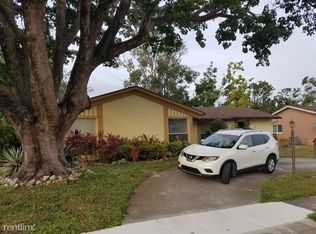 10699 Sleepy Brook Way, Boca Raton, FL 33428