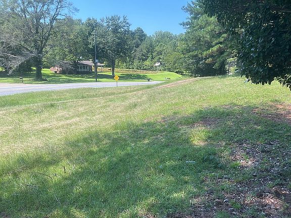 4th image of 1386 Dejarnette Rd