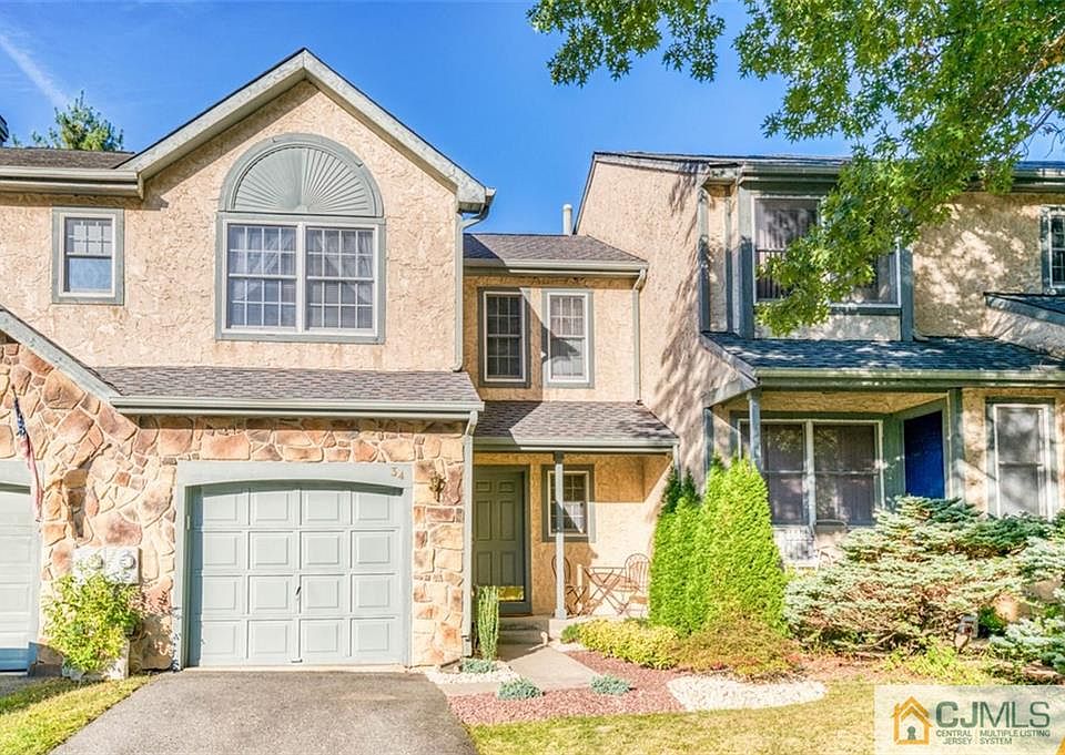 1st image of 34 Dorchester Dr