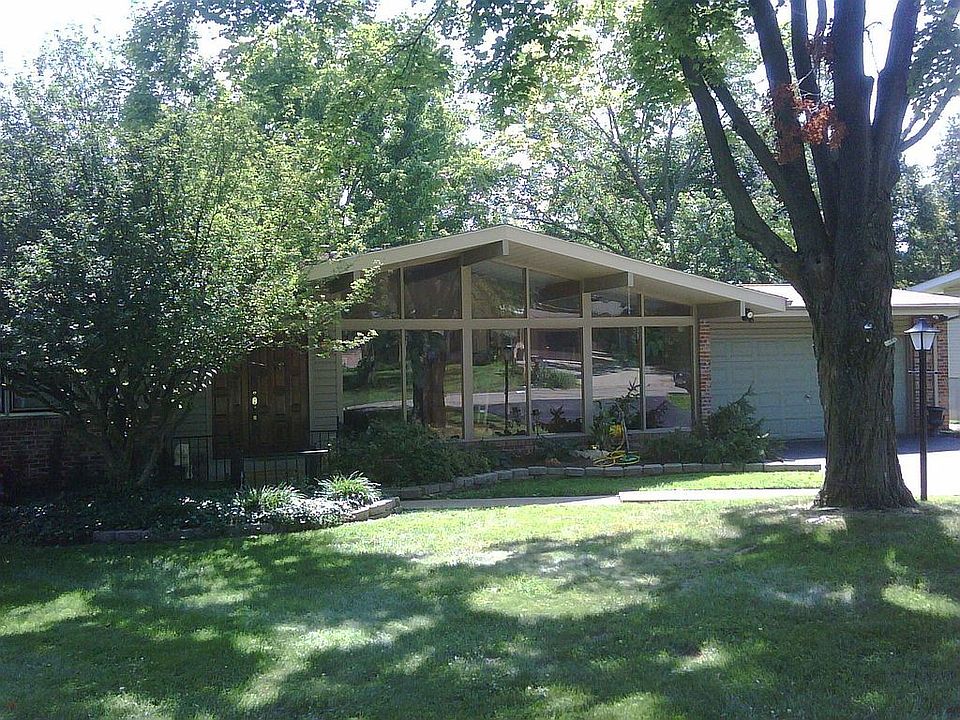 1st image of 10 Orange Hills Dr