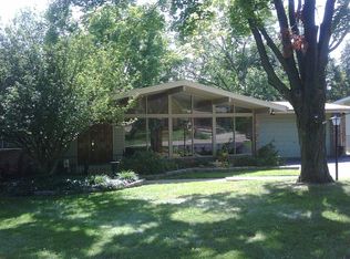 10 Orange Hills Dr, Chesterfield, MO 63017