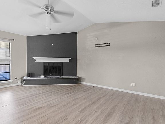 5th image of 4405 Crenshaw Dr