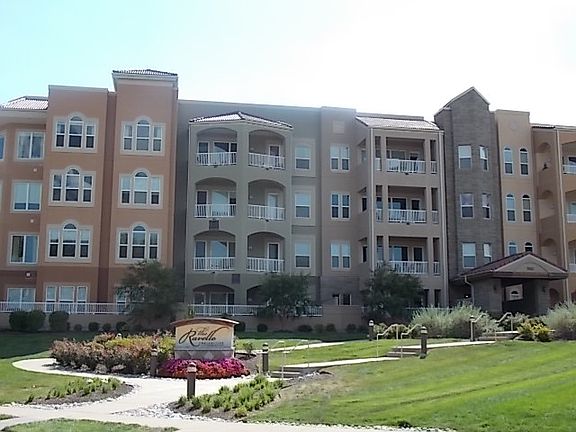 3rd image of 3810 N Mulberry 105 Dr
