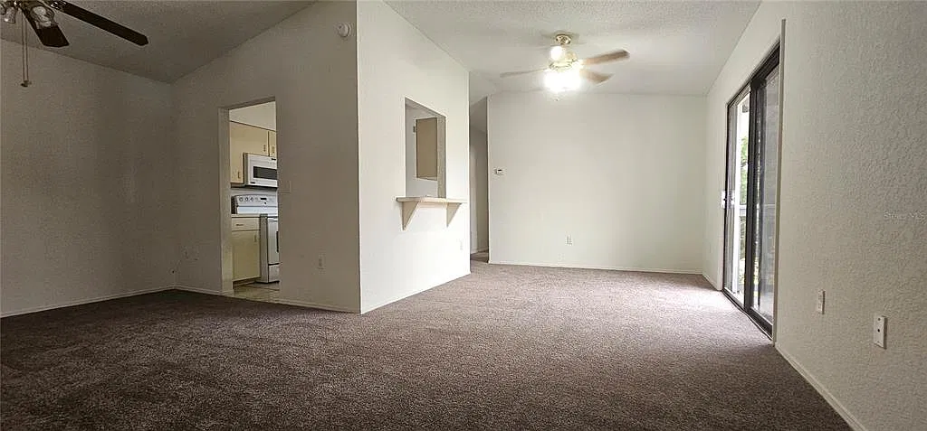 2 bed, 2.0 bath, 960 sqft, $1,400 — Photo 2