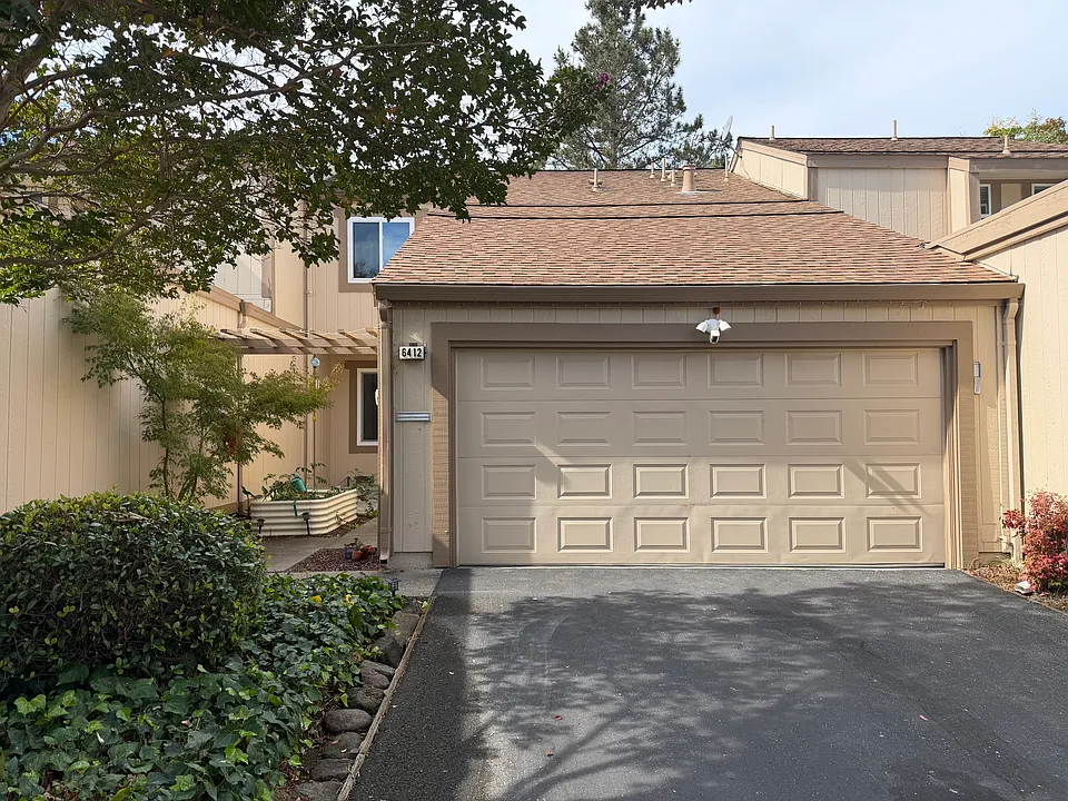 6412 Valley Oak Plz