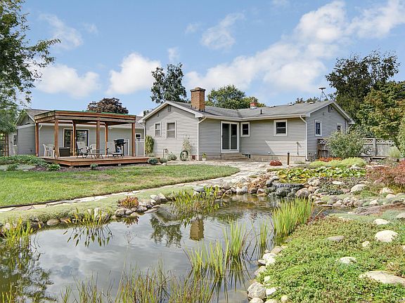 2nd image of 1226 Oakwood Dr