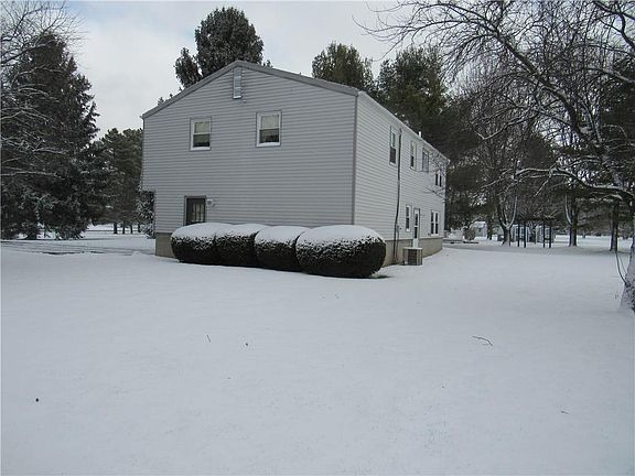 3rd image of 8212 Grist Mill Dr