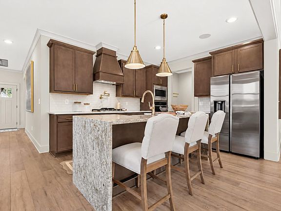 2nd image of 408 Victoria Way