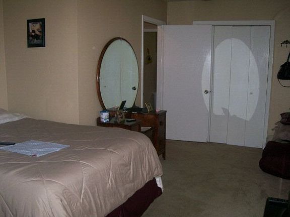 4th image of 606 N Ironwood Ave