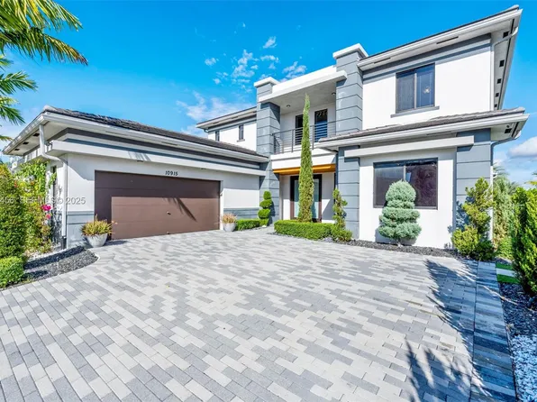 10915 Moore Dr, Parkland, FL 33076