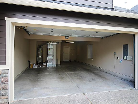 4th image of 6615 NE Karlson Ct