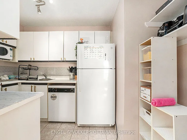 475 Laurier Ave W #907 — Photo 11