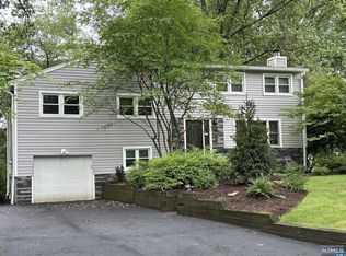 653 Woodside Ave, River Vale, NJ 07675
