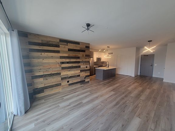 3rd image of 302 W Liberty Dr #206