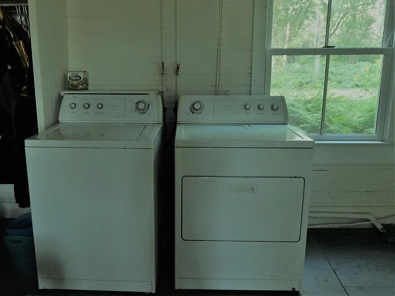 30 Old Shore Rd — Photo 9