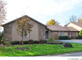 21 Shadow Pines Dr, Penfield, NY 14526