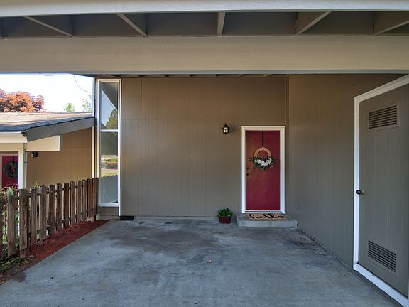 4th image of 1843 Yew Ave NE #1841