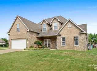 1526 Lexington Cir, Springdale, AR 72762