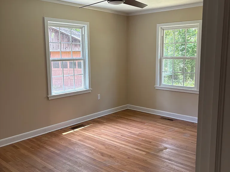 2540 University Ave — Photo 15