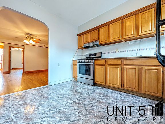 4th image of 938 Atlantic Ave #3A