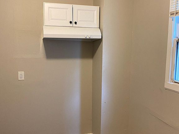 5th image of 3232-3234 E 8th St #1W