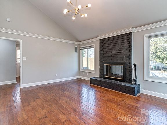 3rd image of 7000 Valley Haven Dr