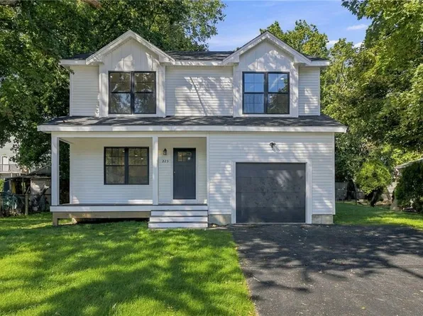 223 Jenckes St, Woonsocket, RI 02895
