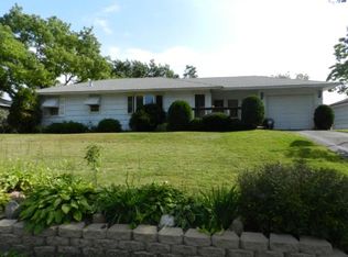 1970 Adolphus St N, Maplewood, MN 55117