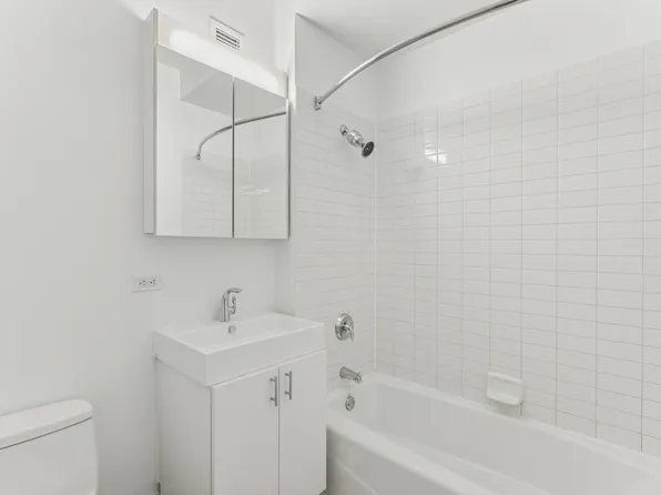 888 Main Street image 12 of 19