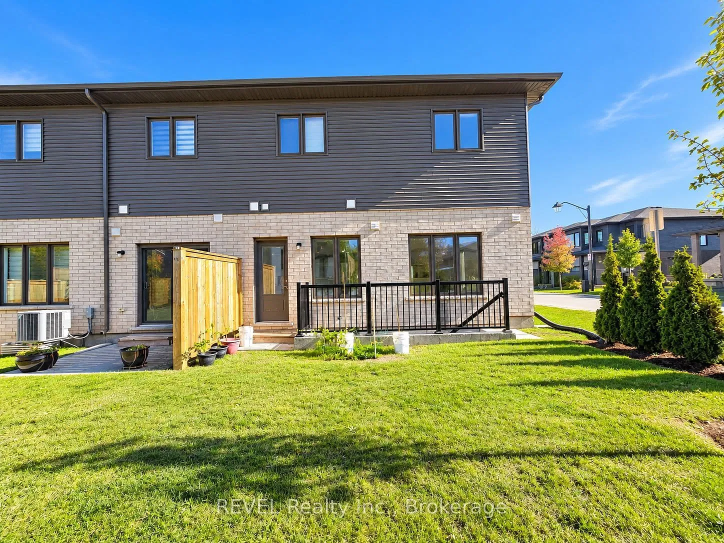 4 bed, $2,499 — Photo 2