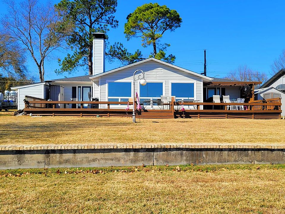 1st image of 216 Sherwood Shore Dr
