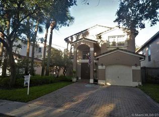 9830 Fairway Cove Ln, Plantation, FL 33324