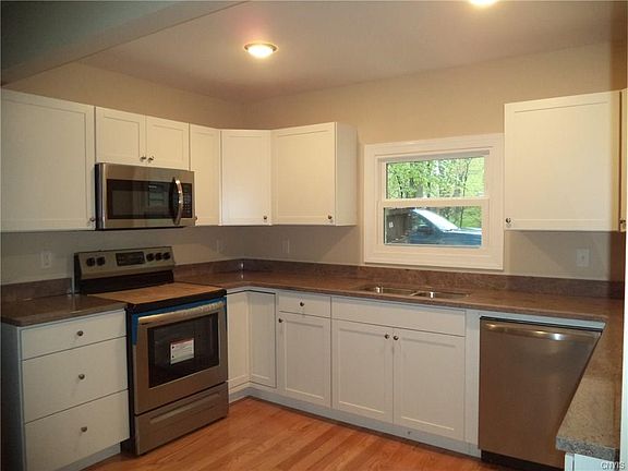 2nd image of 2705 E Genesee St