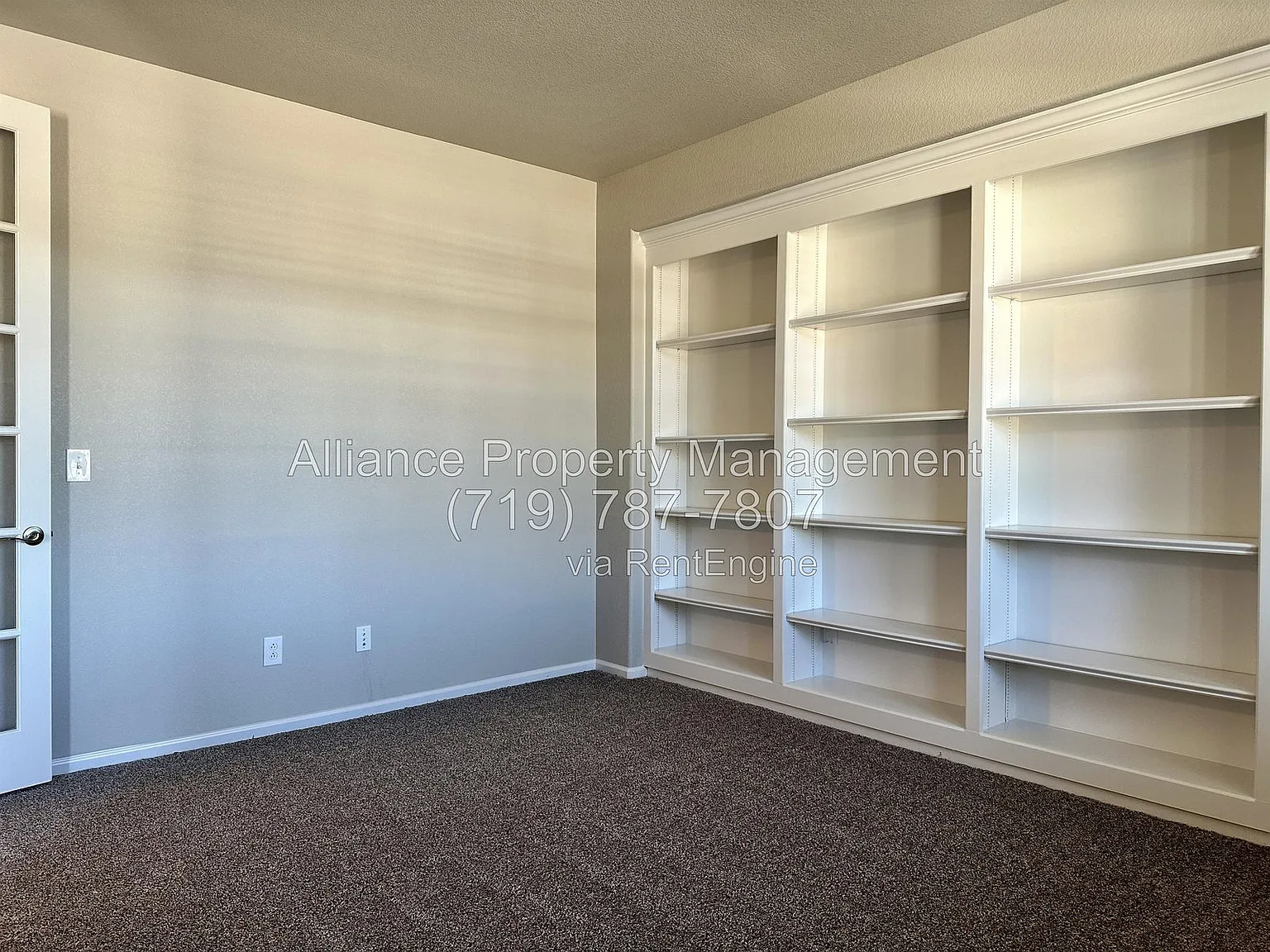 5 bed, 3.5 bath, 5031 sqft, $3,295 — Photo 4