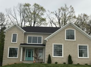 717 Freeman Lake Rd, Elizabethtown, KY 42701