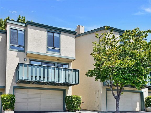 3rd image of 816 S Eliseo Dr