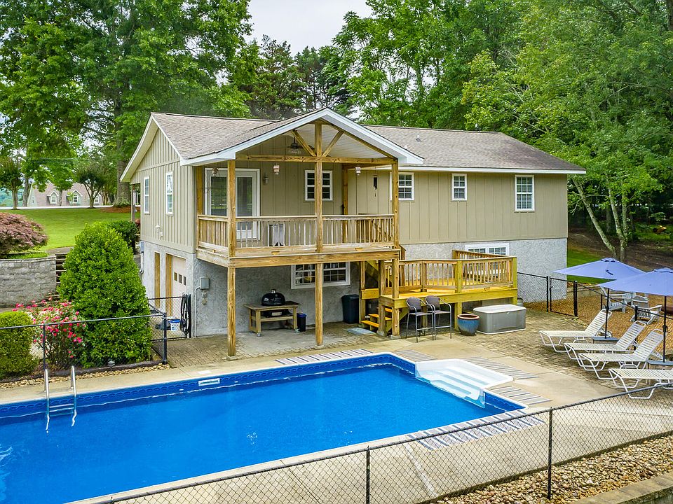 1st image of 16417 Crestview Dr