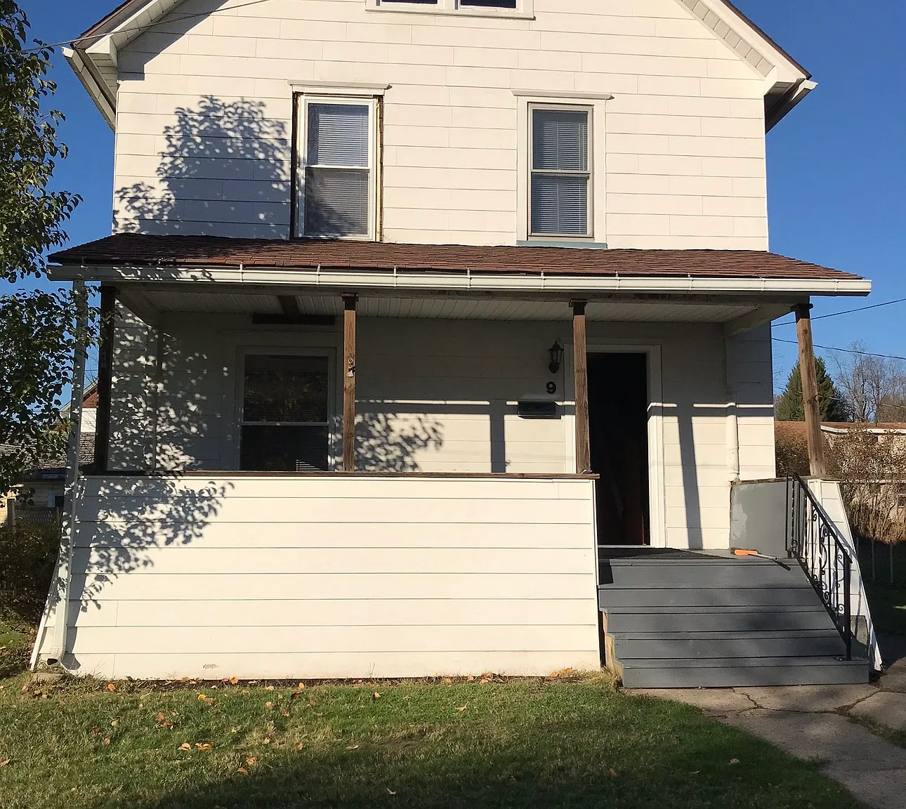 3 bed, $925 — Photo 1