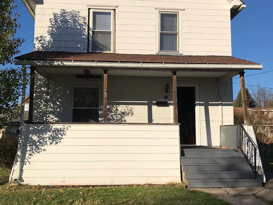 9 Hazeltine St #1