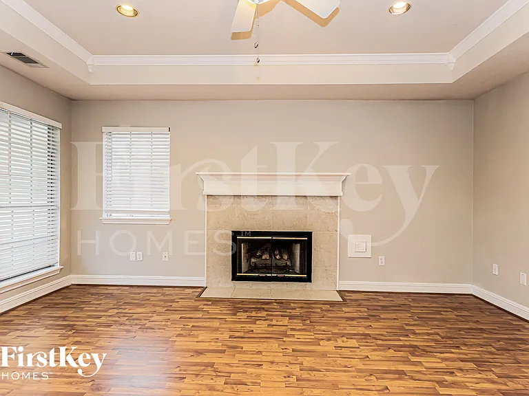 112 Golfview Dr — Photo 3