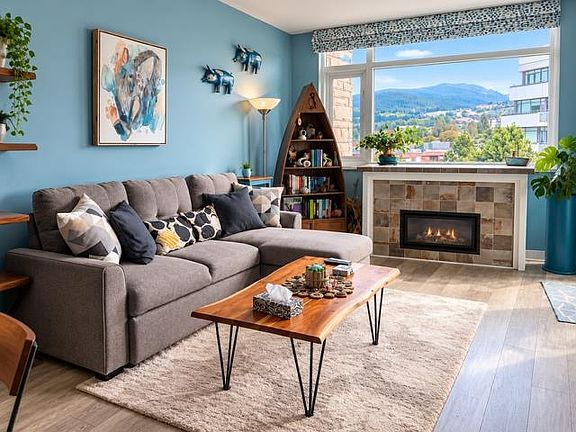 2nd image of 5725 Teredo St #403