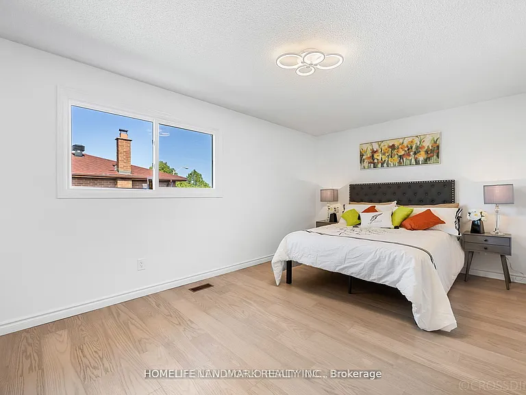 25 Lansbury Dr — Photo 15