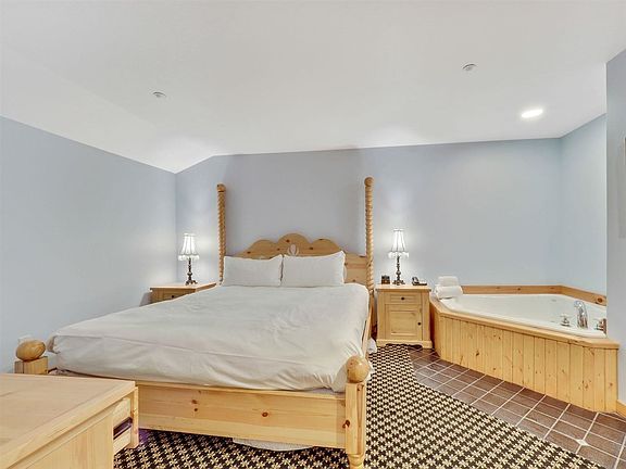 4th image of 02780-123 Boyne Mountain Road123 Dr