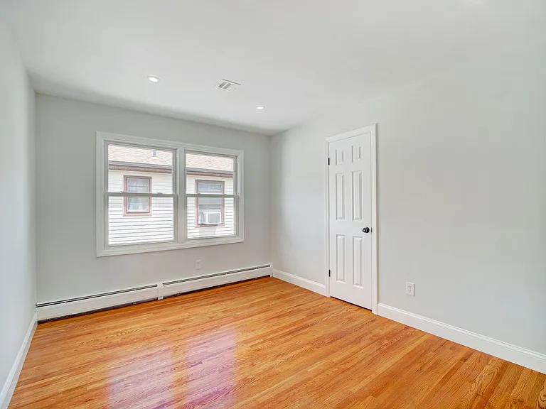 237 N 8th St #2 — Photo 15
