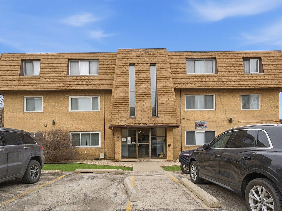 1st image of 10440 Natoma Ave Unit 9