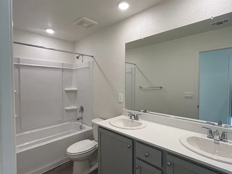 1654 Pacific Dr — Photo 22