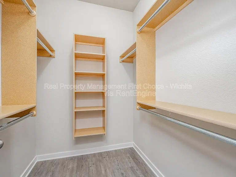 3426 W Angel St — Photo 17
