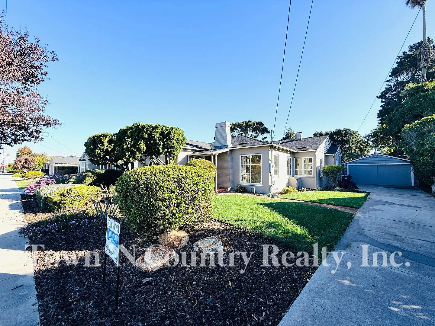 Charming 3-Bedroom Home in South Salinas Just Reduced! — Photo 1