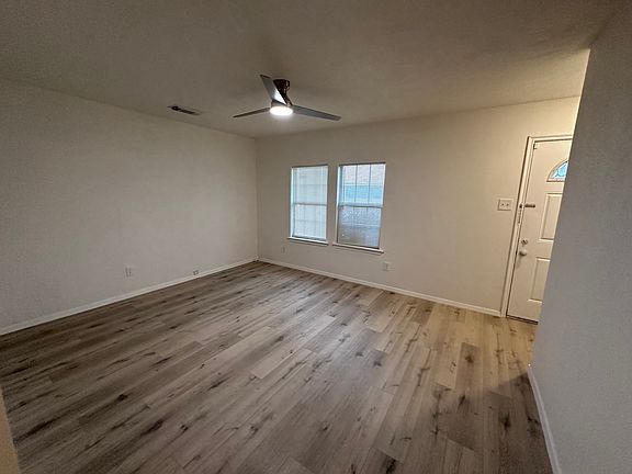 3rd image of 1620 S Henderson Ave